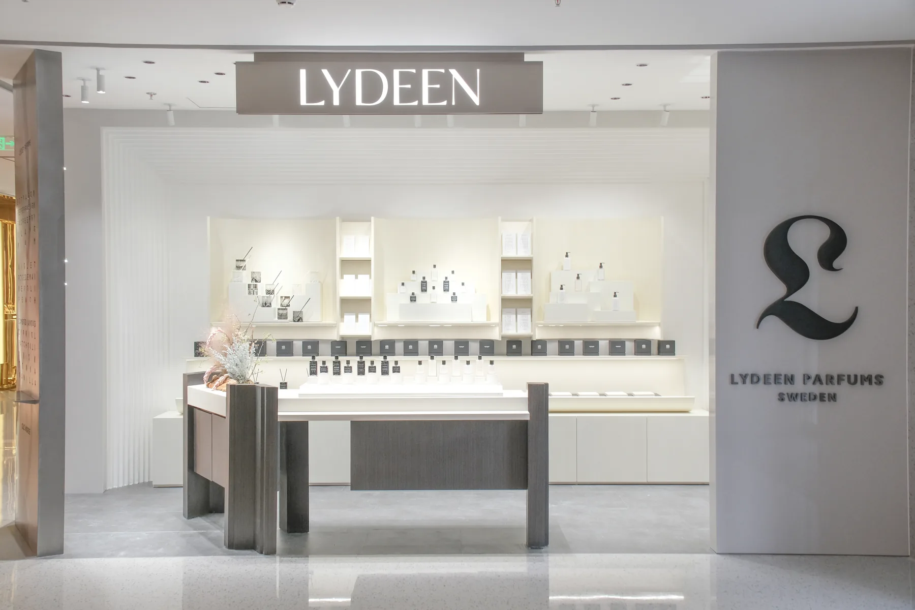 LYDEEN counter in Shenzhen Luohu